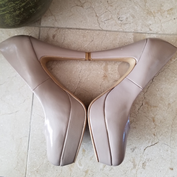 Madden Girl Beige Pumps - Picture 3 of 6